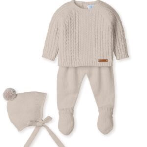Conjunto punto con gorrito trenzado avellana