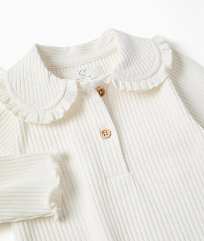 Camiseta acanalada con volantes bebé blanca